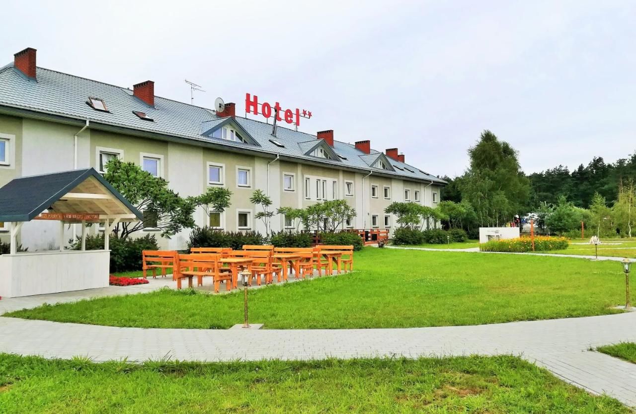 Отель Hotel TIREST Гребишев